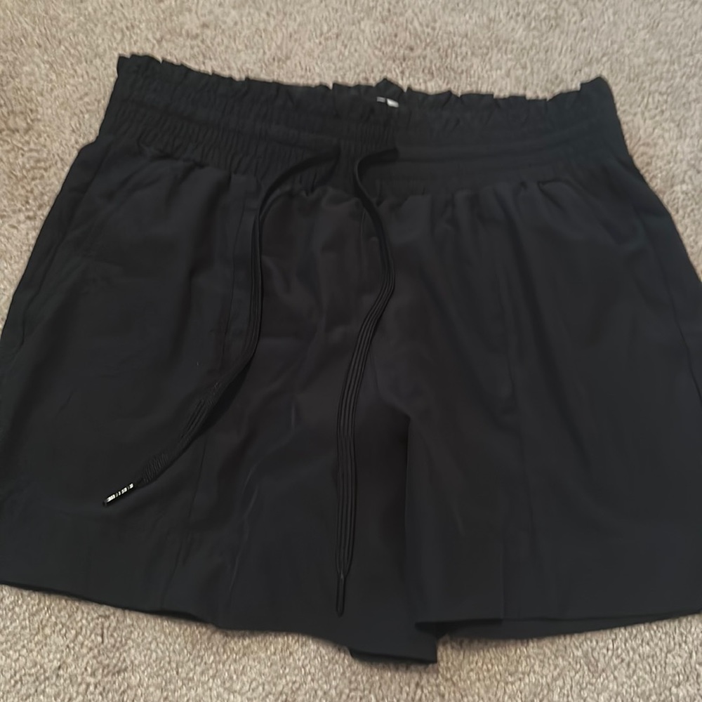 Stretchy high waisted workout shorts